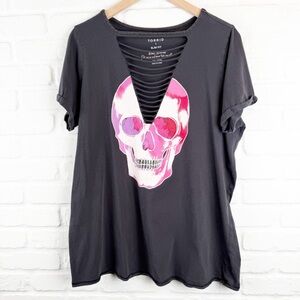 Torrid Gray Slashed Neckline Skull Graphic Tee T-Shirt Slim Fit Distressed 1X